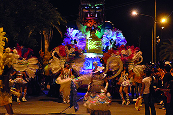 La Municipalidad de Santiago organiza los corsos del carnaval